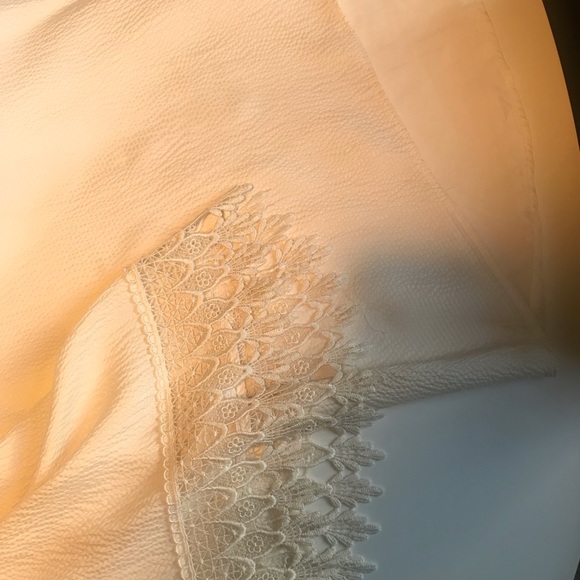 Stone Cold Fox Ivory dress bell sleeves lace - Picture 6 of 6